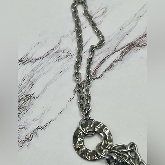 Cookie Lee hammered silver tone circle chain necklace - Picture 4 of 7